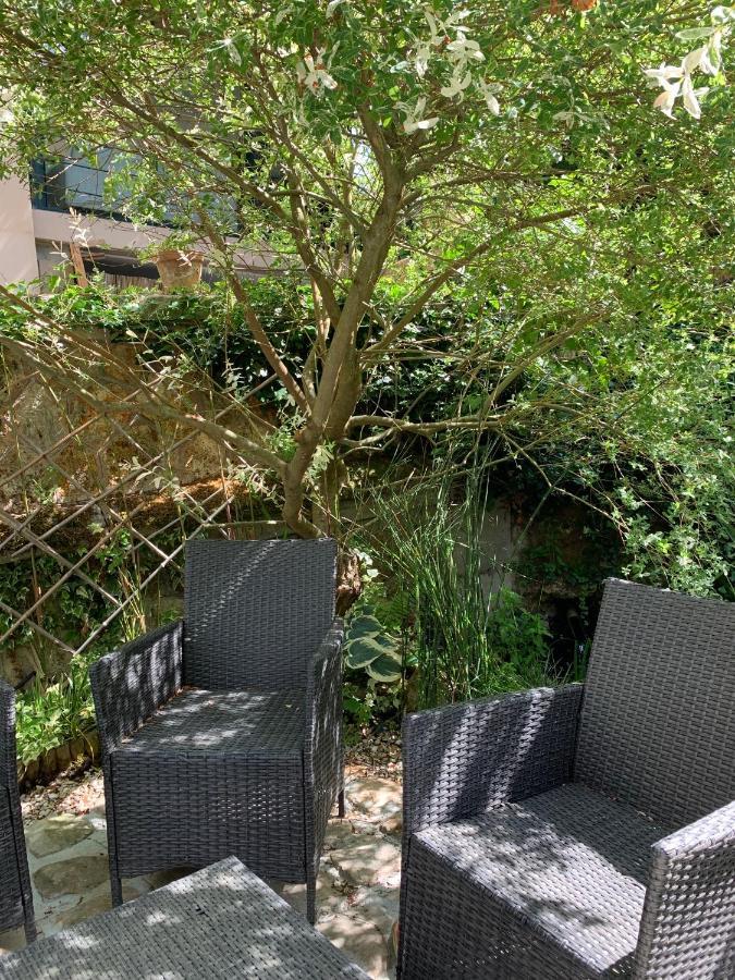 Maison D'Hotes Et Bien-Etre Ahimsa Verrières-le-Buisson Esterno foto